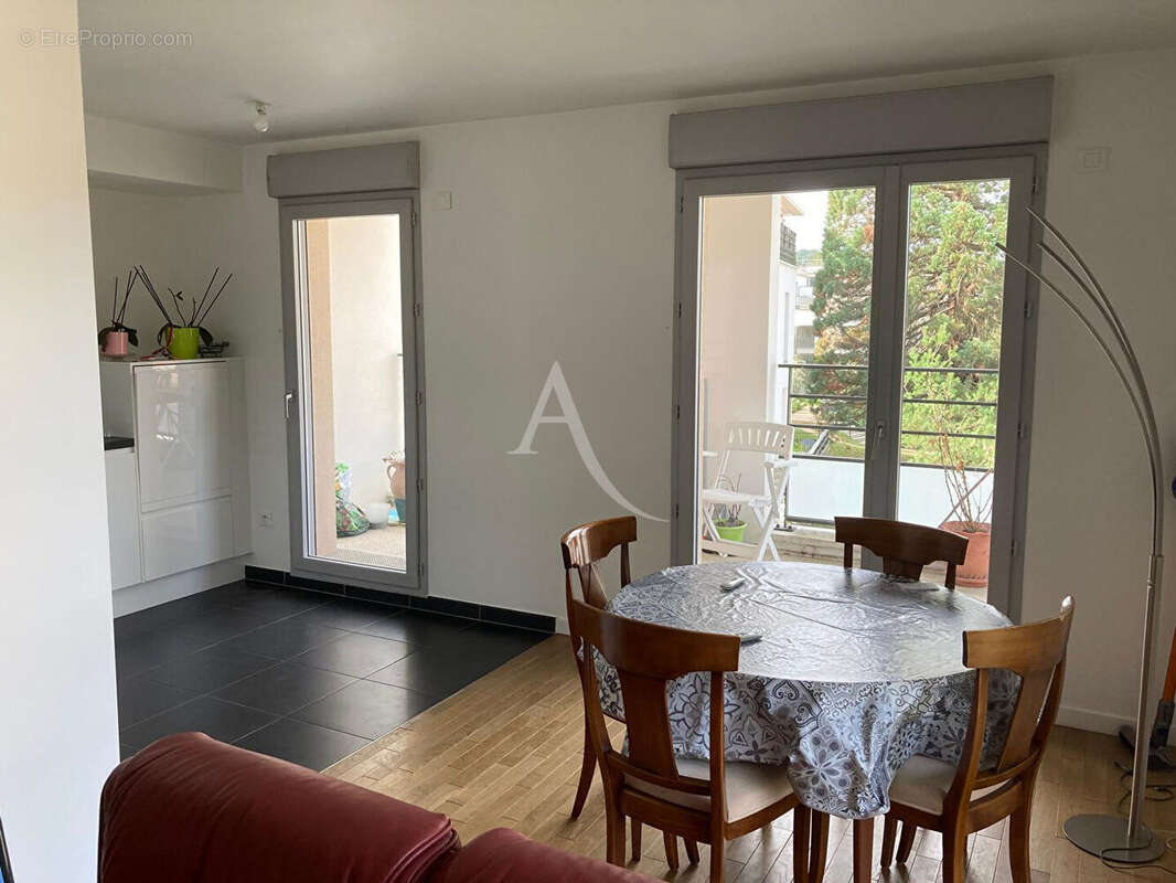 Appartement à BURES-SUR-YVETTE