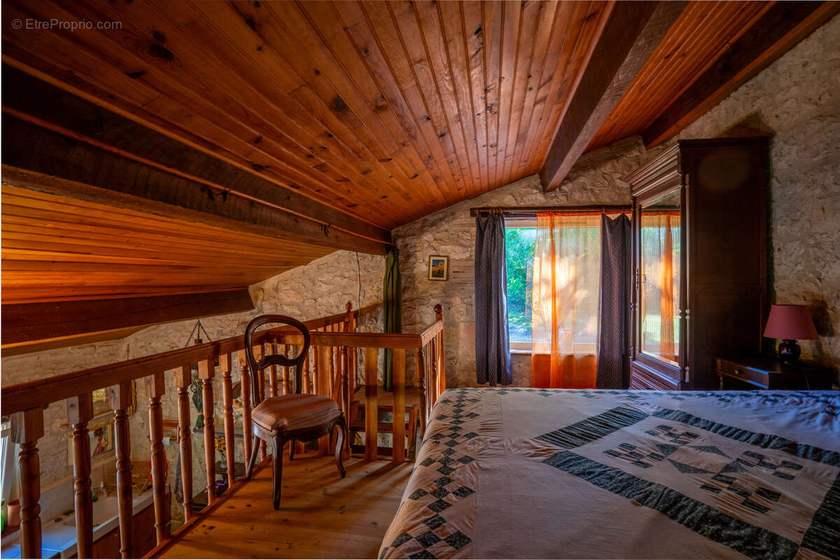 Maison en pierre de avec dépendances et gite - photo 12