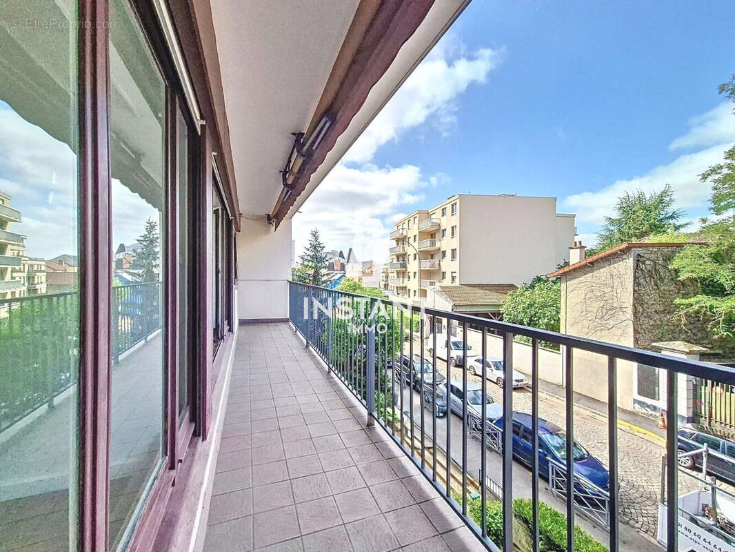 Balcon filant - Appartement à CHOISY-LE-ROI