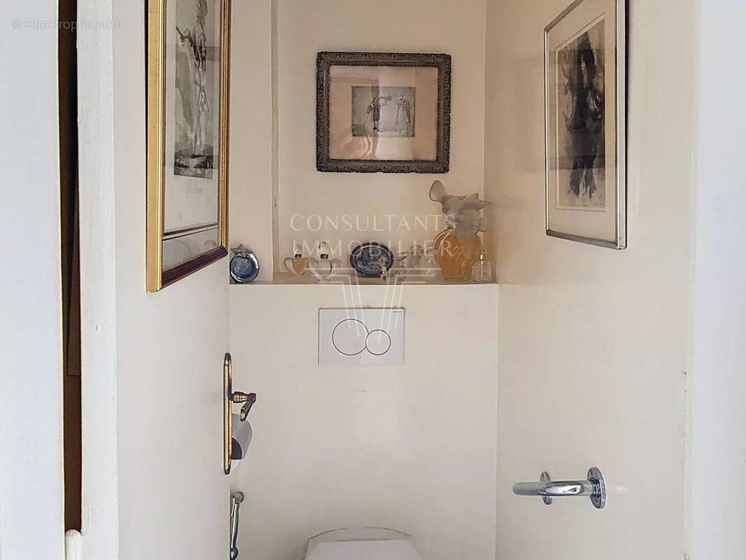 Appartement à NEUILLY-SUR-SEINE