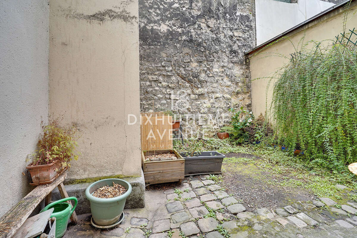 Appartement à PARIS-18E