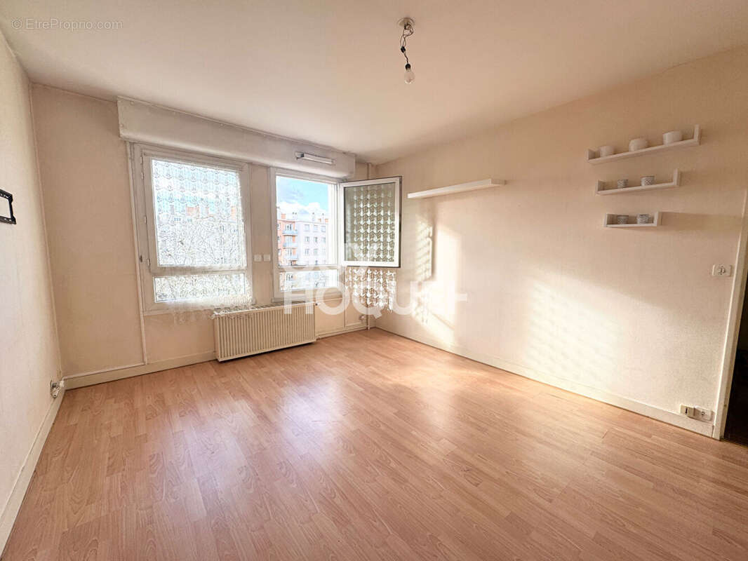 Appartement à MONTROUGE