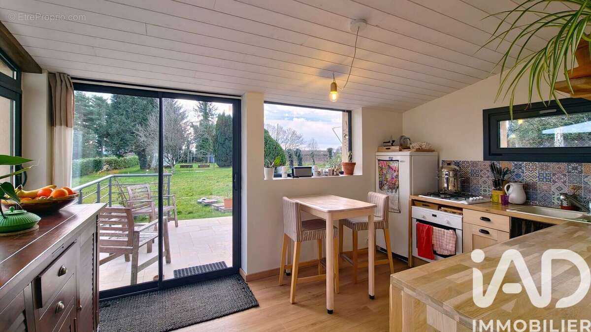 Maison 118 m² à Neuville  - photo 6