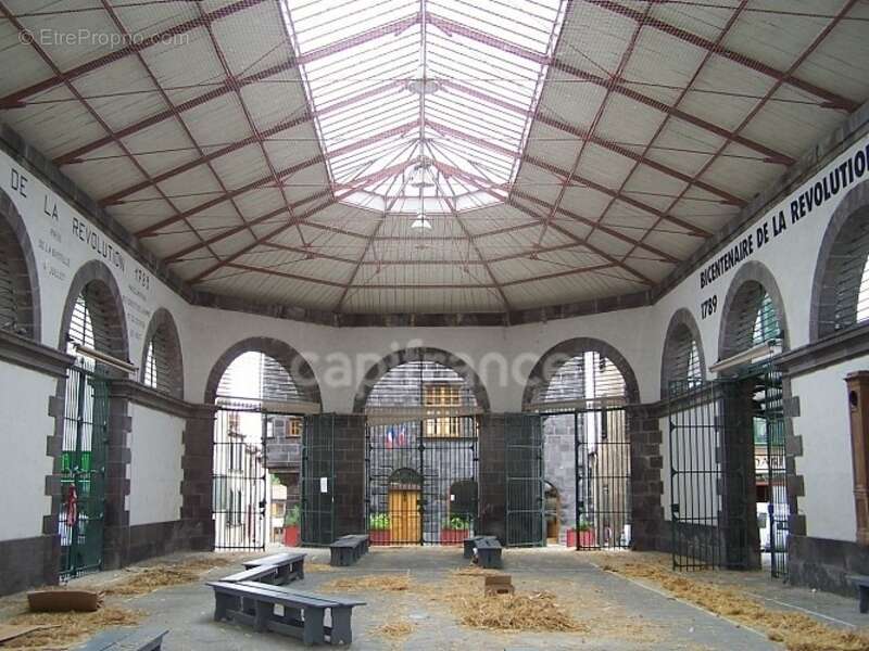 Maison à MARINGUES
