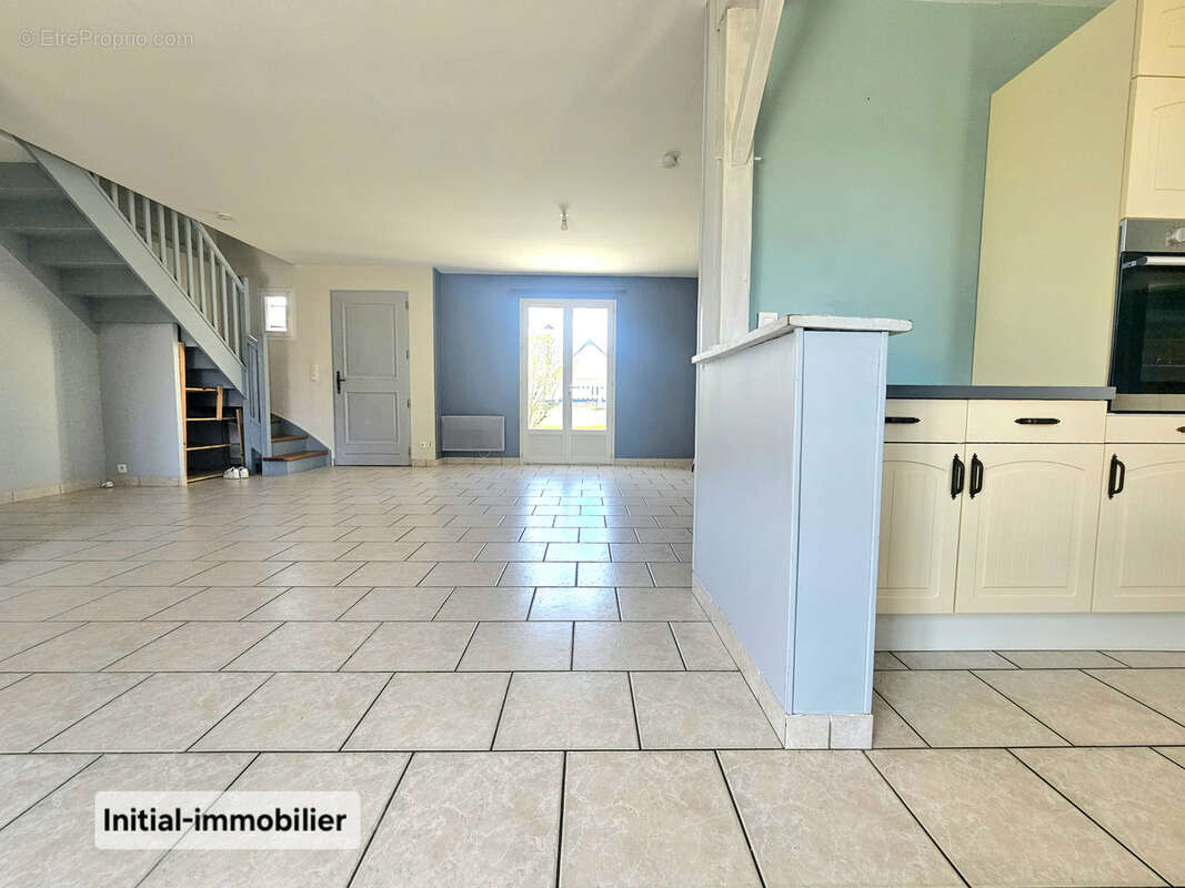 Maison familiale   132 m2   4 chambres   Terrain clos de 1 000 m2 - photo 4
