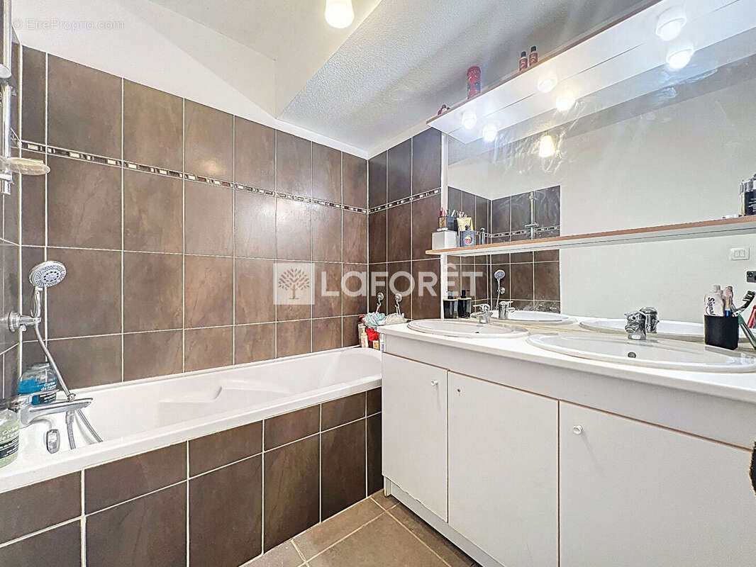 Appartement à MARSEILLE-11E