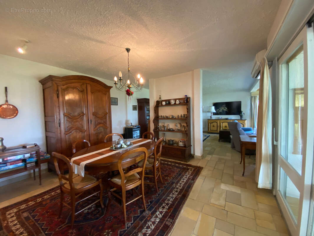 Maison à PUY-L&#039;EVEQUE