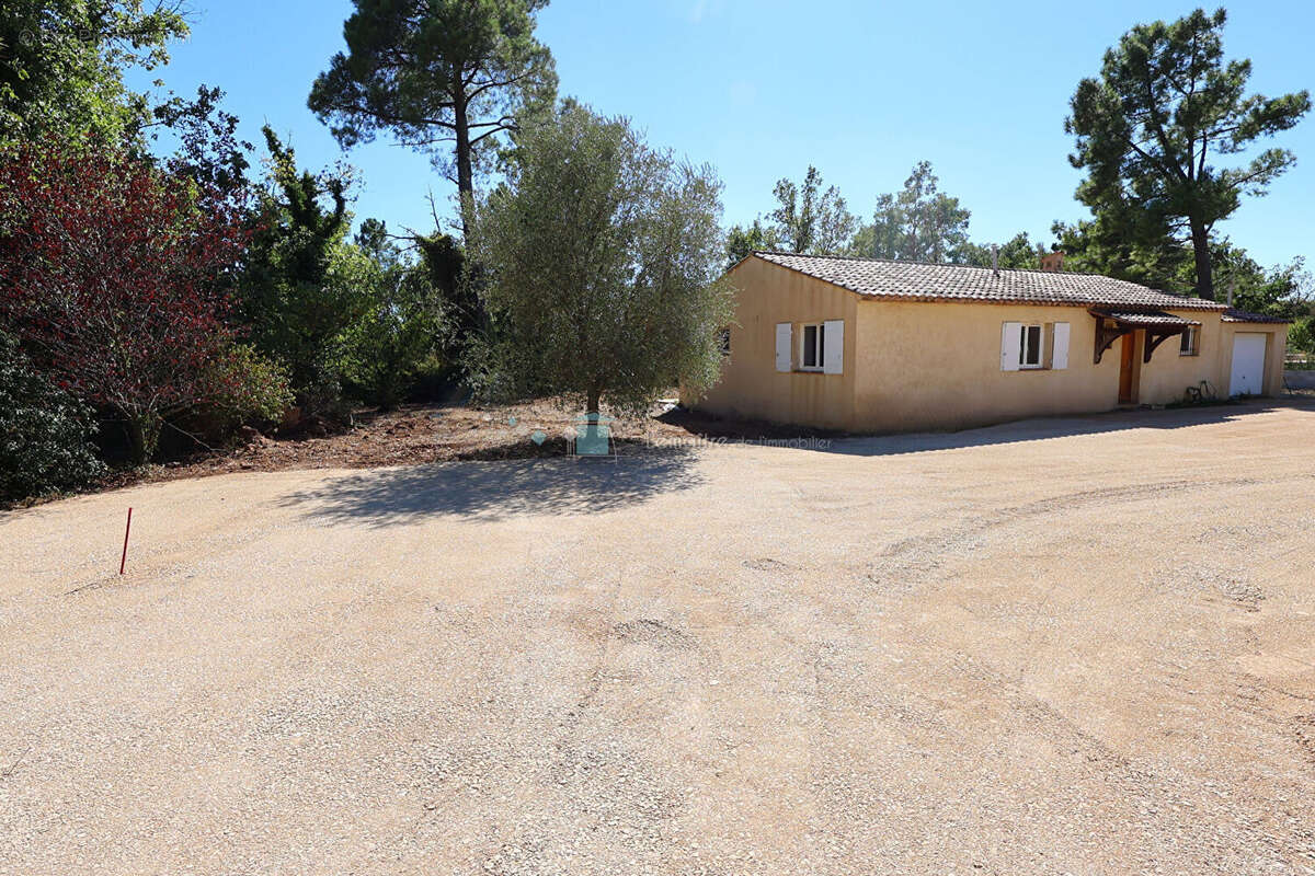 Maison à SAINT-CEZAIRE-SUR-SIAGNE