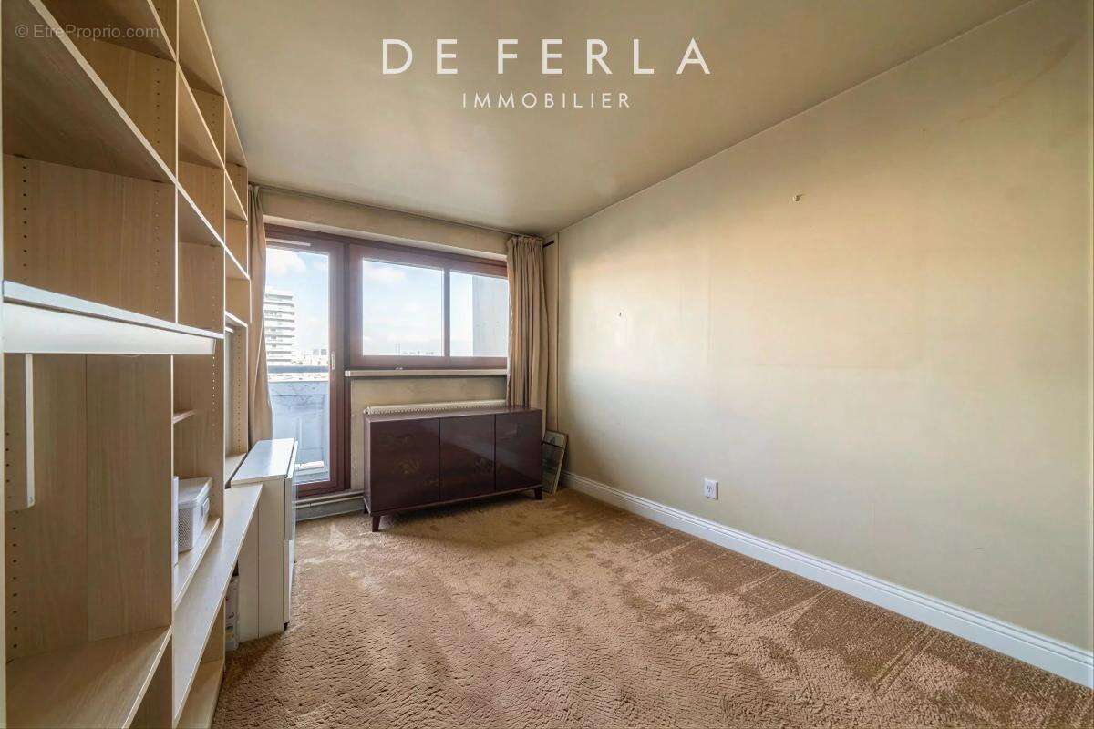 Appartement lumineux au 8è étage — 114 m² à réinventer entièrement - photo 8