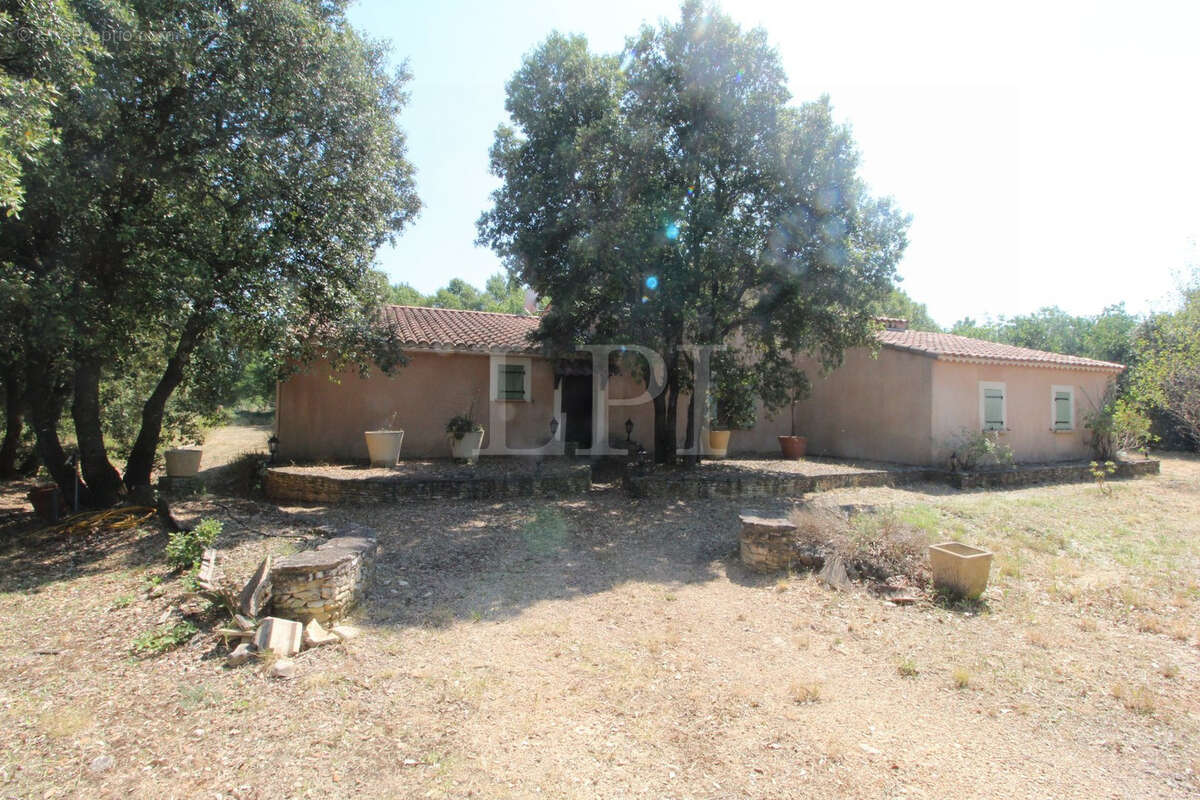 Maison à SAINT-SATURNIN-LES-APT