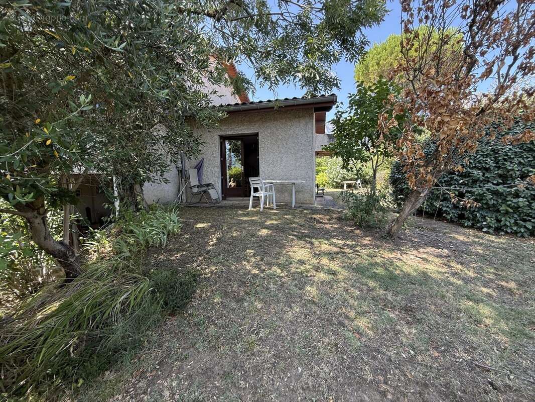Maison 106 m² à Saint-Nazaire-Les-Eymes  - photo 5