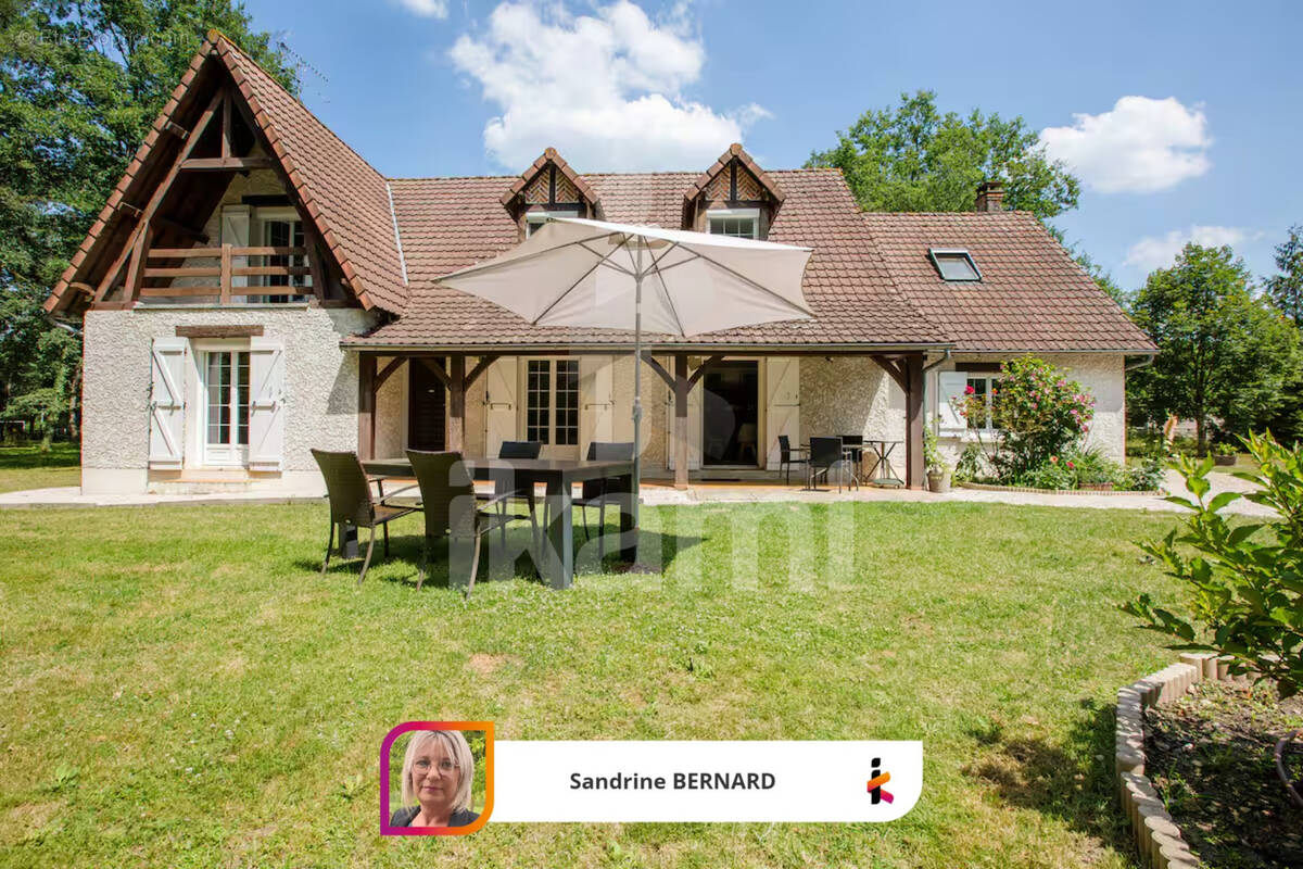 Maison à THEILLAY