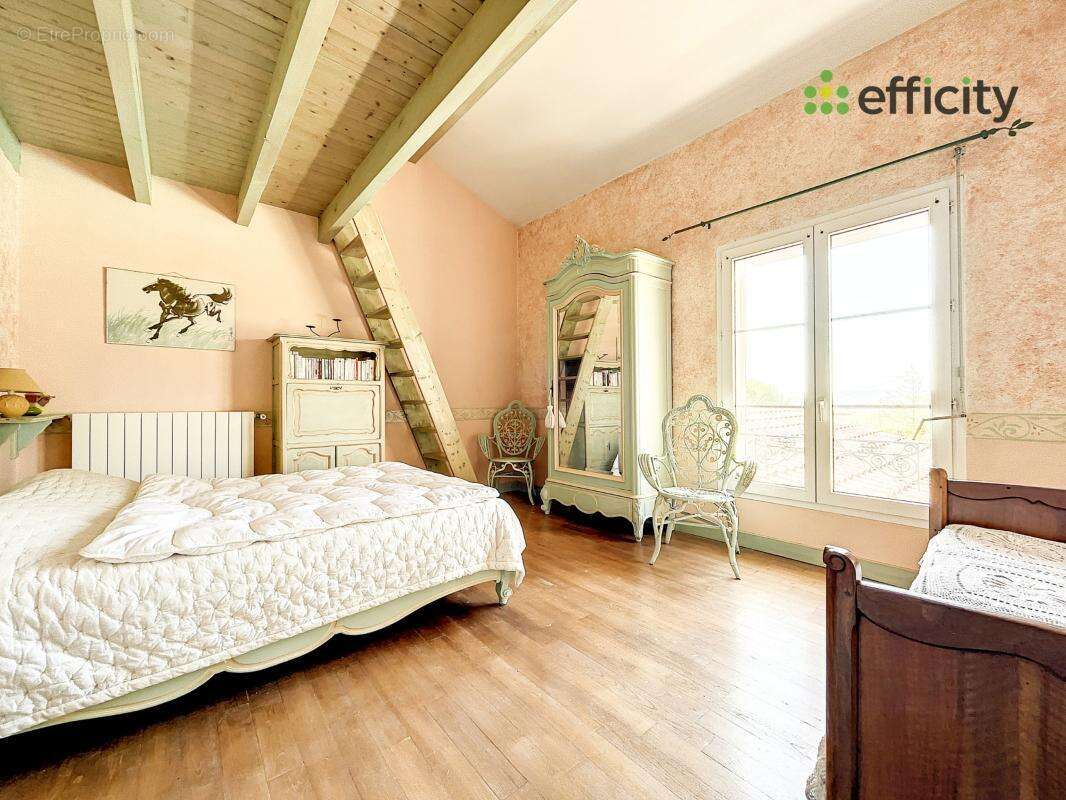 Maison à FRONTONAS