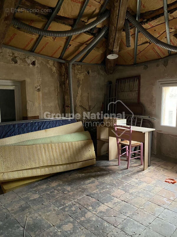 Maison de ville avec fort potentiel - photo 17