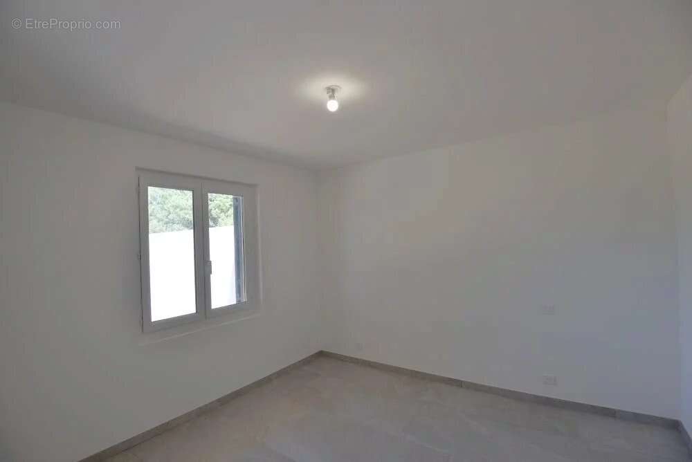 Appartement à MONTAUROUX