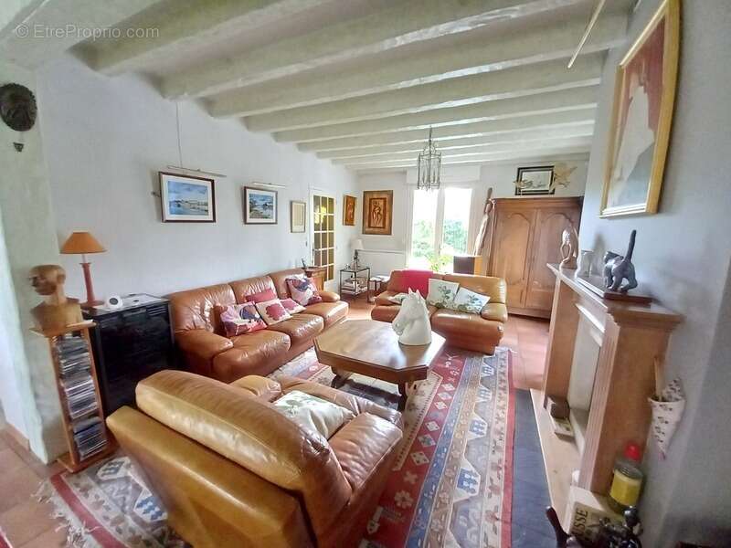 Maison à MONTIGNE-LE-BRILLANT