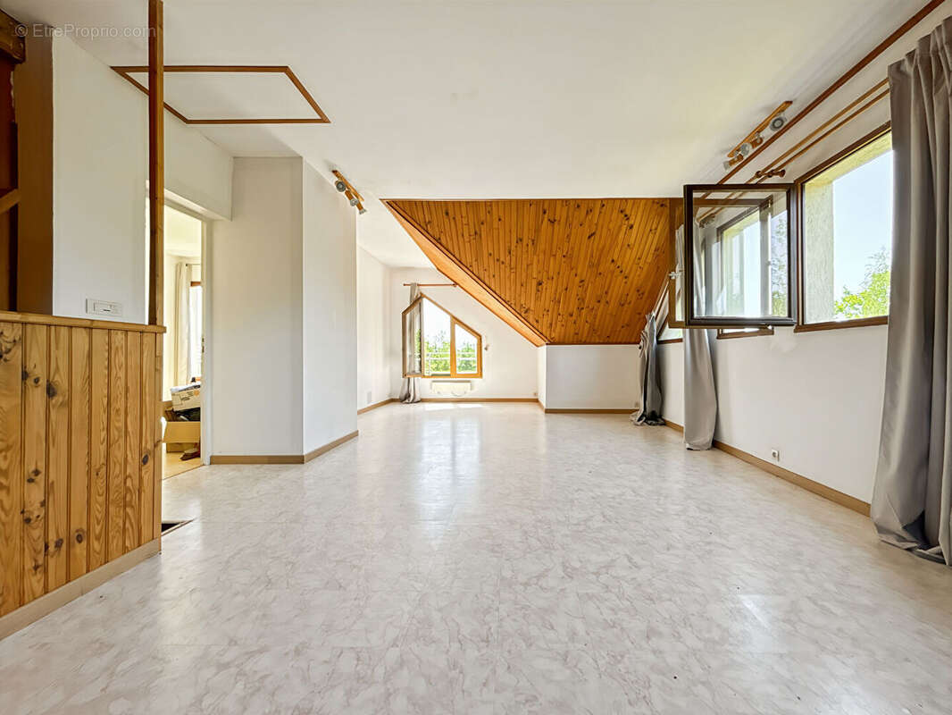 Maison à BONNIERES-SUR-SEINE