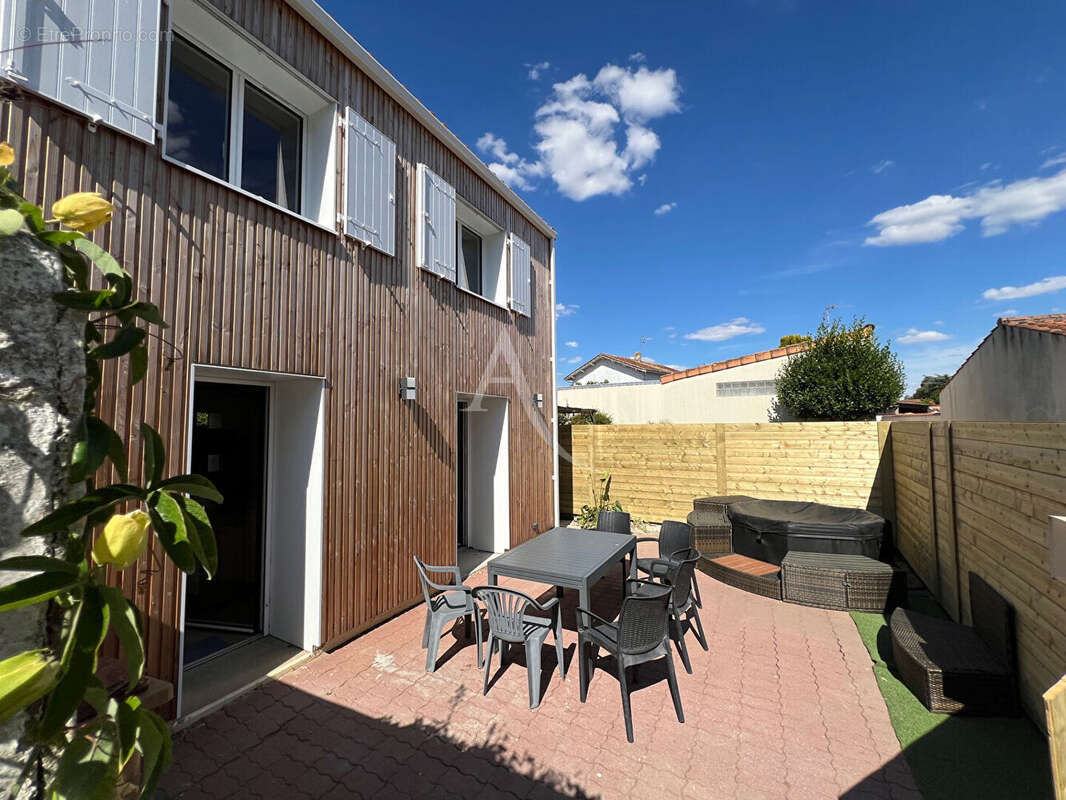 Maison à LONGEVILLE-SUR-MER