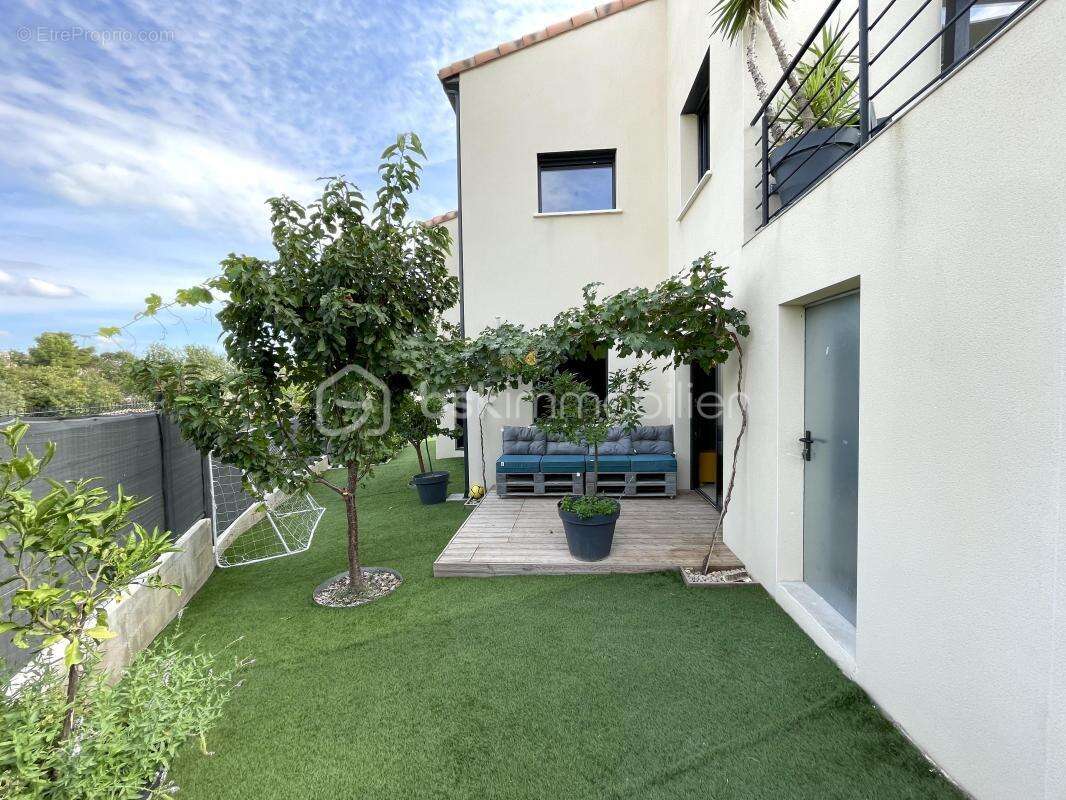 Maison à PERET