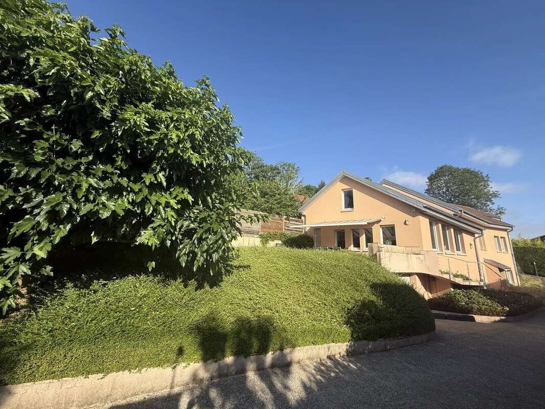 Maison à MAULE