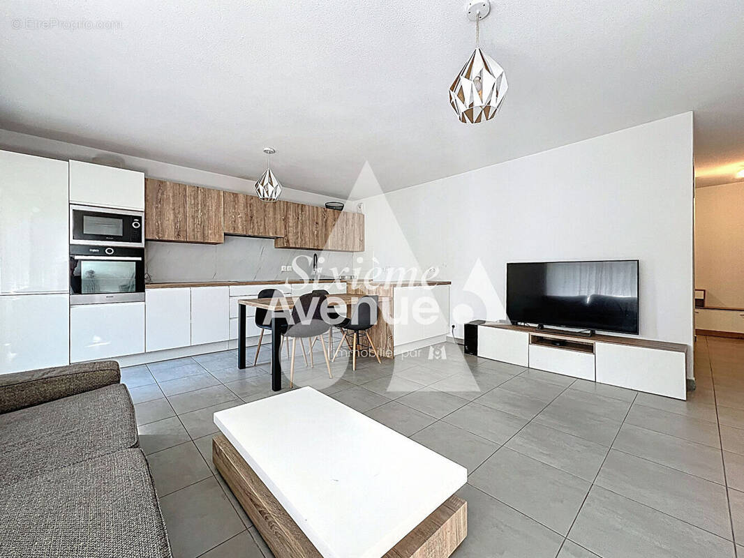 Appartement à MOUANS-SARTOUX