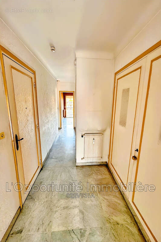 Appartement à VALLAURIS