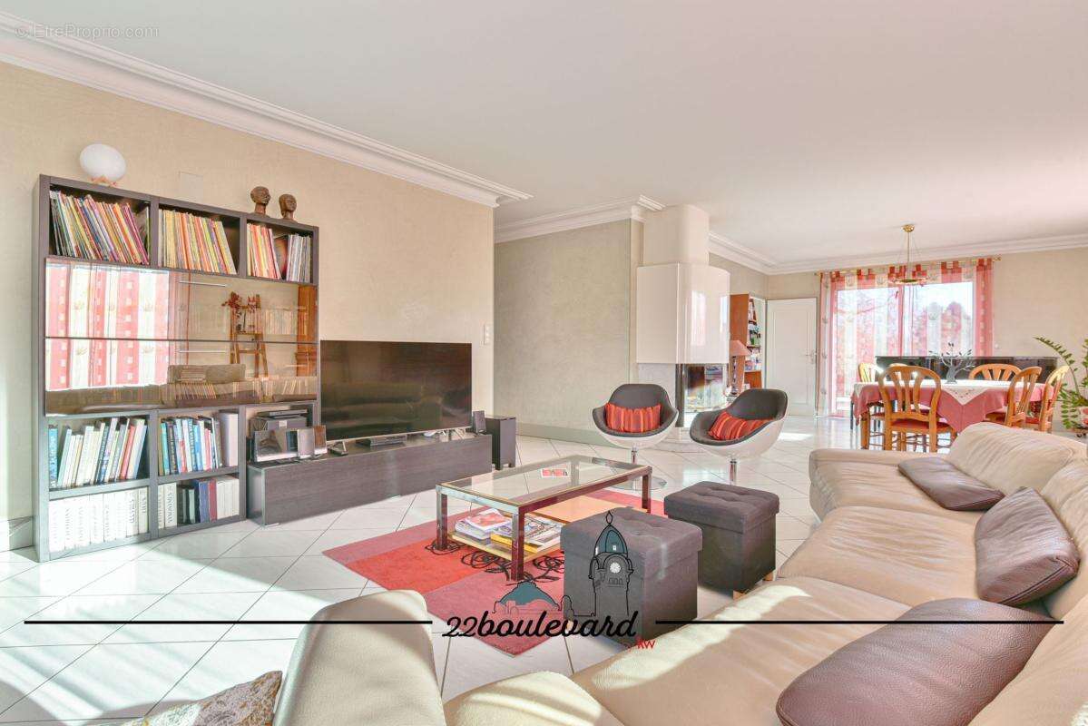 Maison 213 m² à Panazol  - photo 5