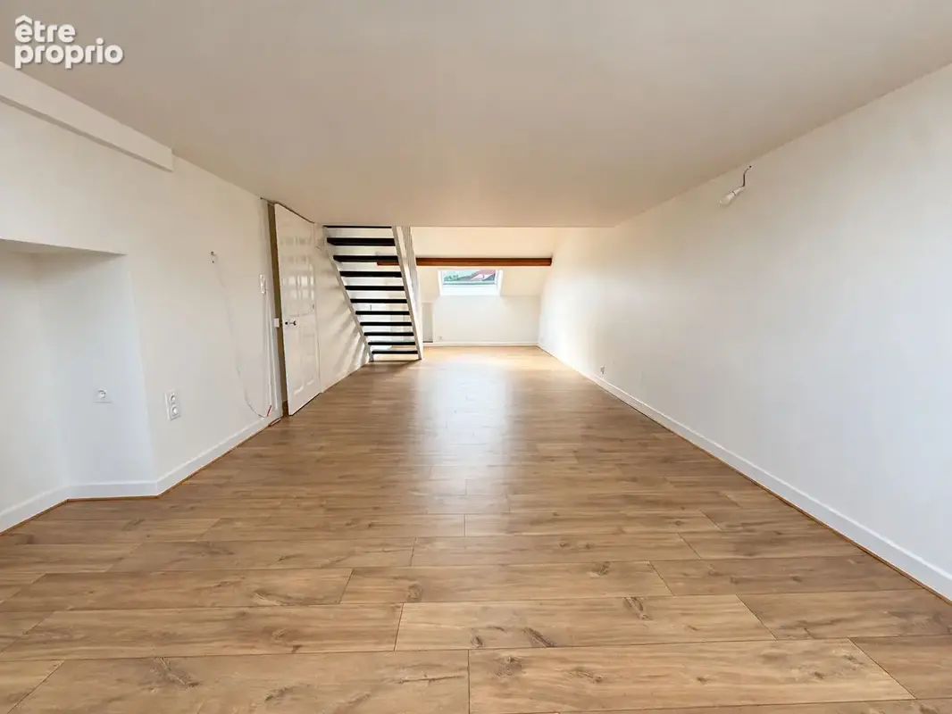 Maison mitoyenne en pierre rénovée avec 3 chambres et Garage - photo 12