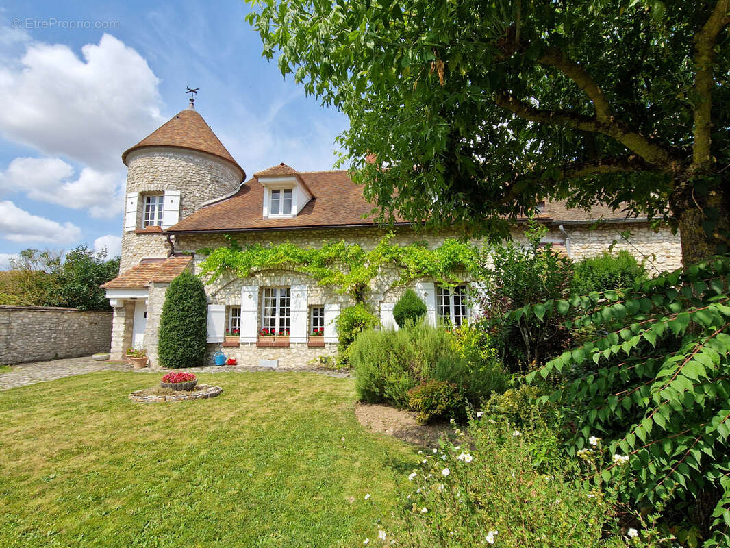 Maison à MONTCHAUVET