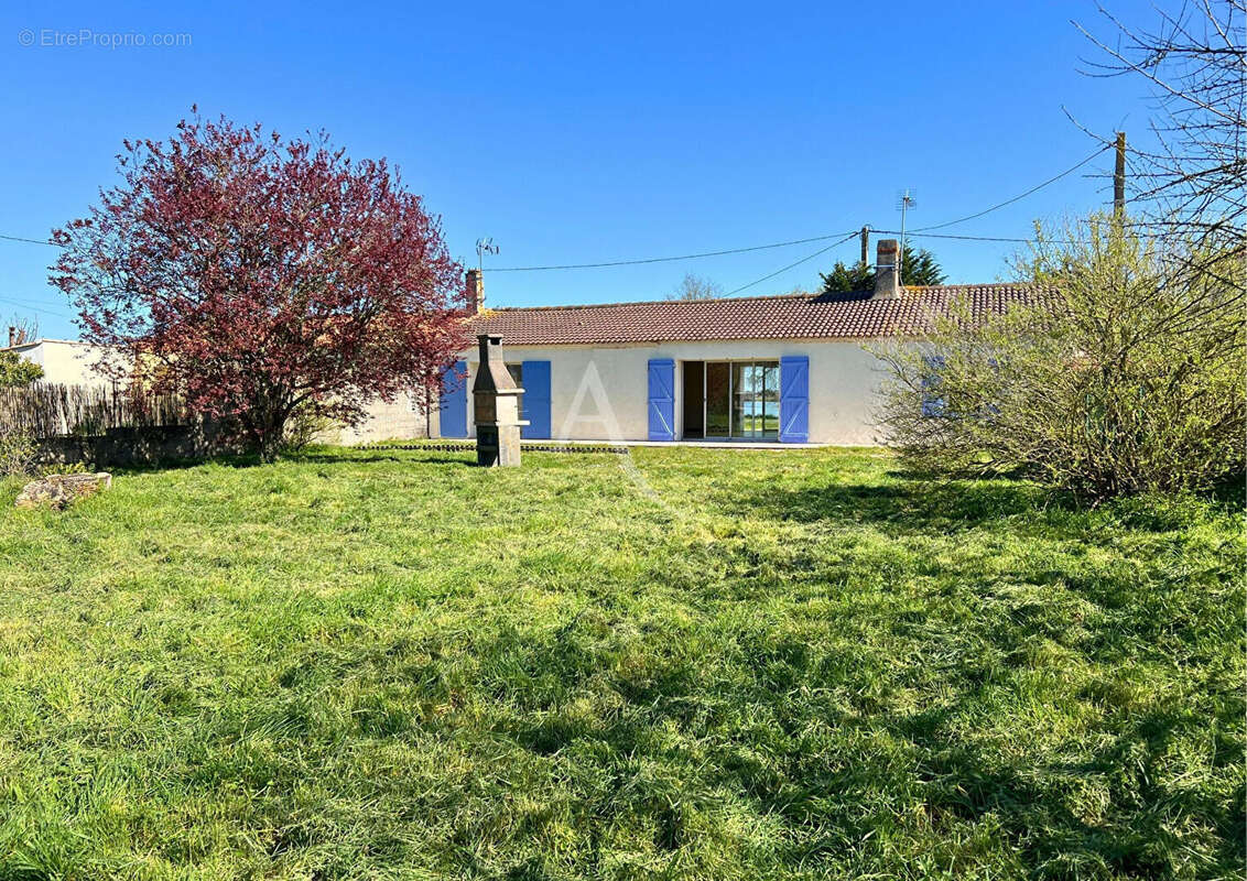 Maison à BOUIN