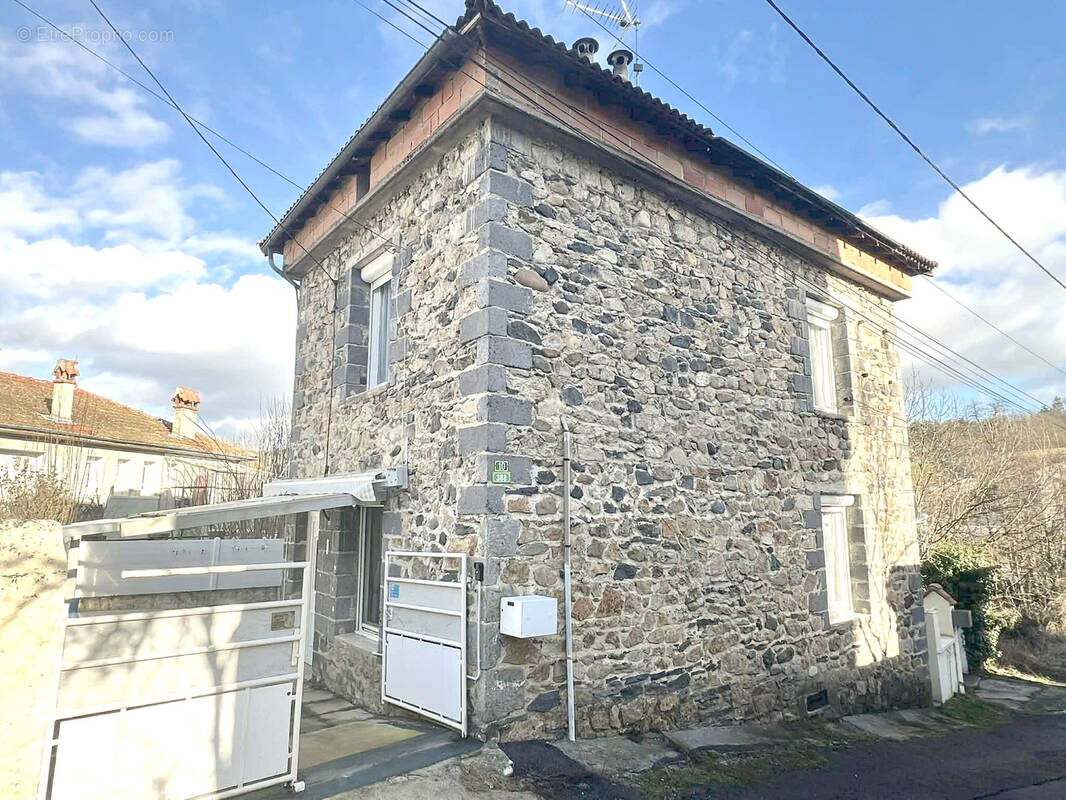 Maison à RETOURNAC