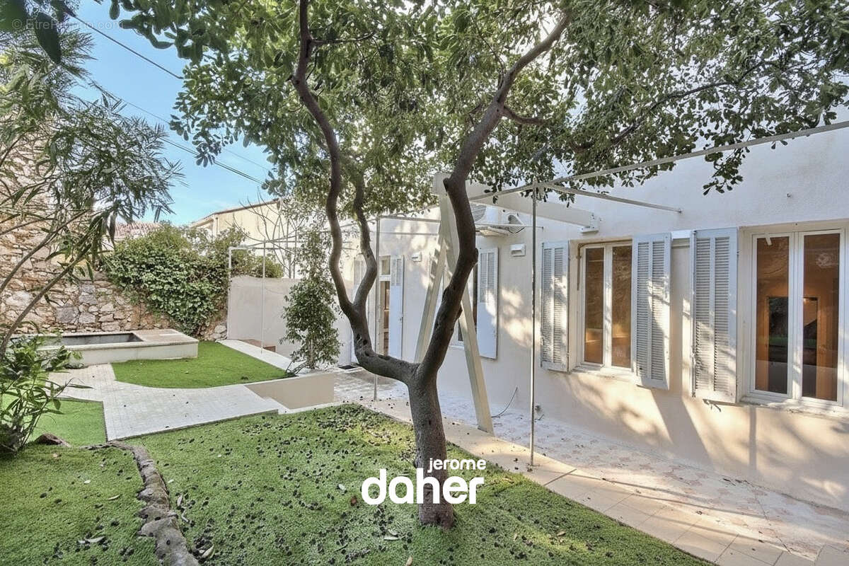 Appartement à MARSEILLE-7E
