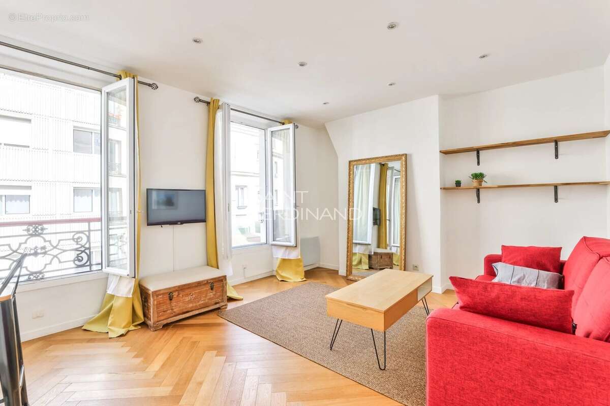 Appartement à PARIS-17E