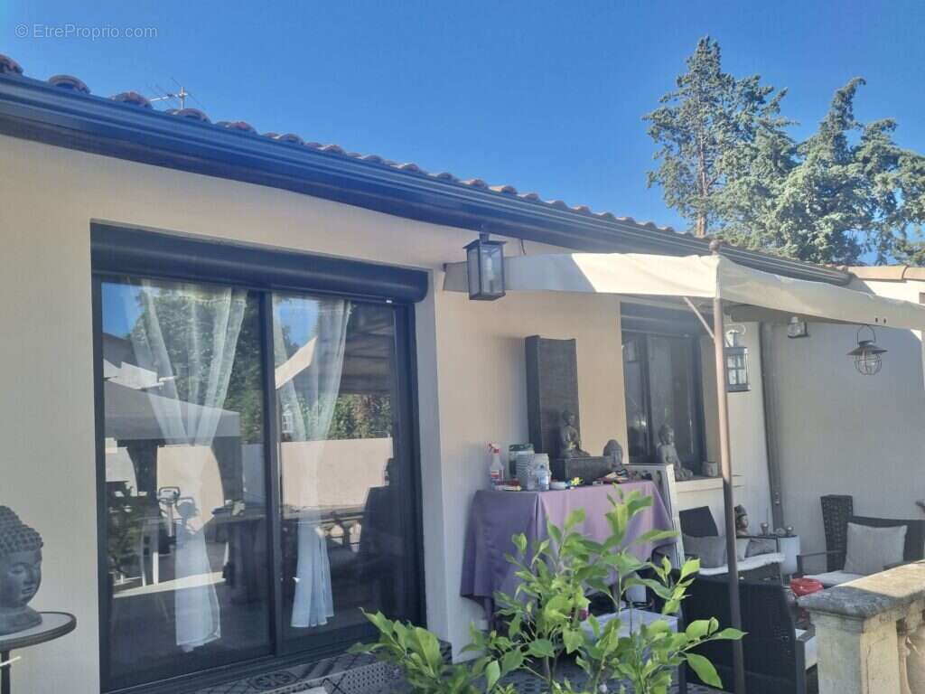 Mauguio – Ensemble immobilier : résidence principale + 5 appartements - photo 2