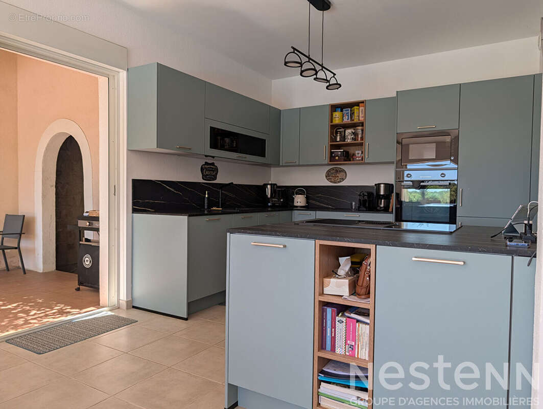 Maison avec vue exceptionnelle à vendre à La Londe-les-Maures - Secteur Valcros - photo 9