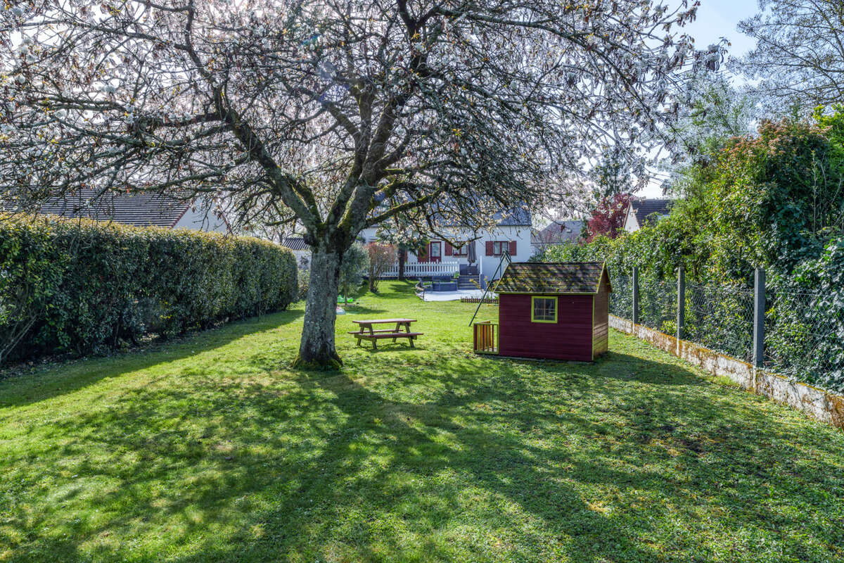 Coup de cœur   Élégante maison familiale avec jardin arboré en cœur de ville - photo 2