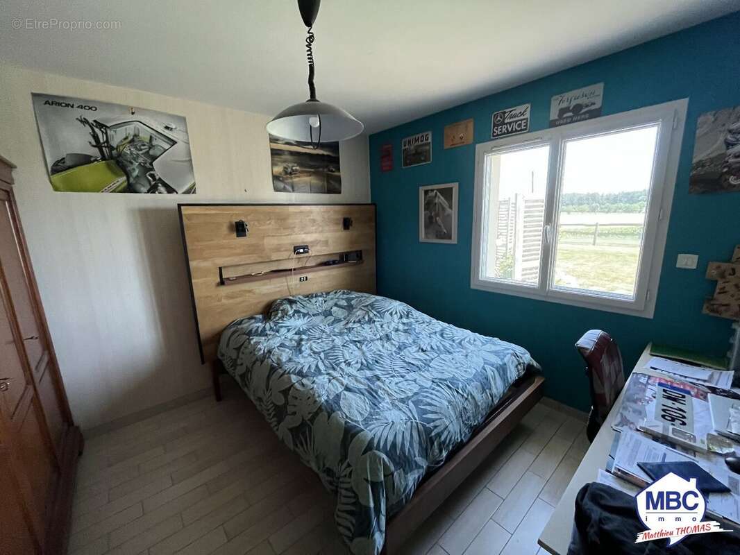 Maison à MONTREVAULT