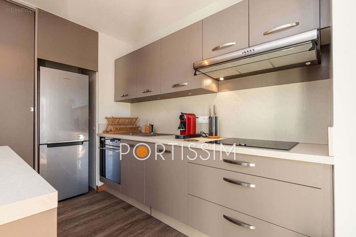 Appartement à SAINT-LAURENT-DU-VAR