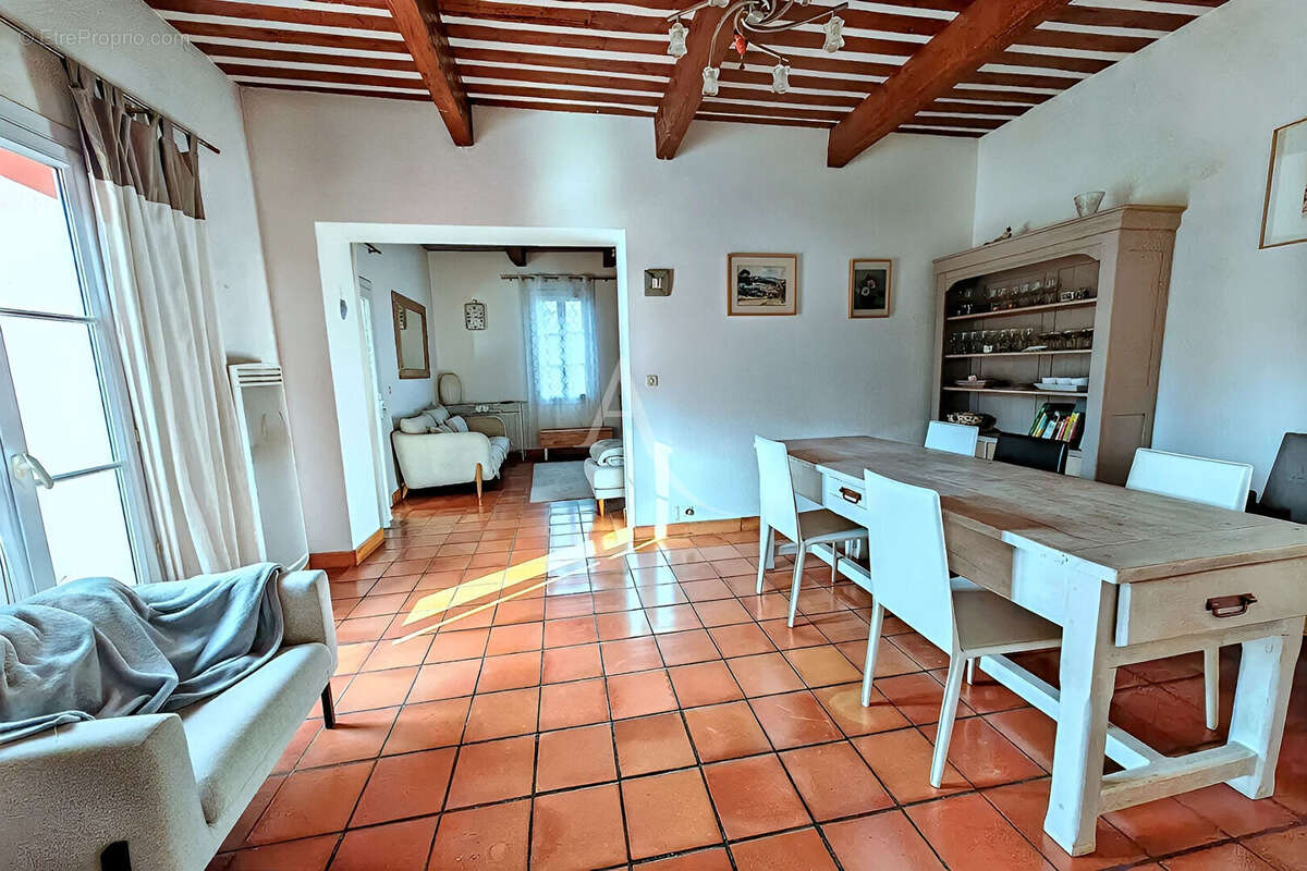 Maison à CARQUEIRANNE