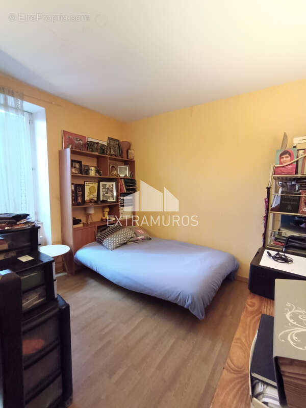 Appartement à SOURCIEUX-LES-MINES