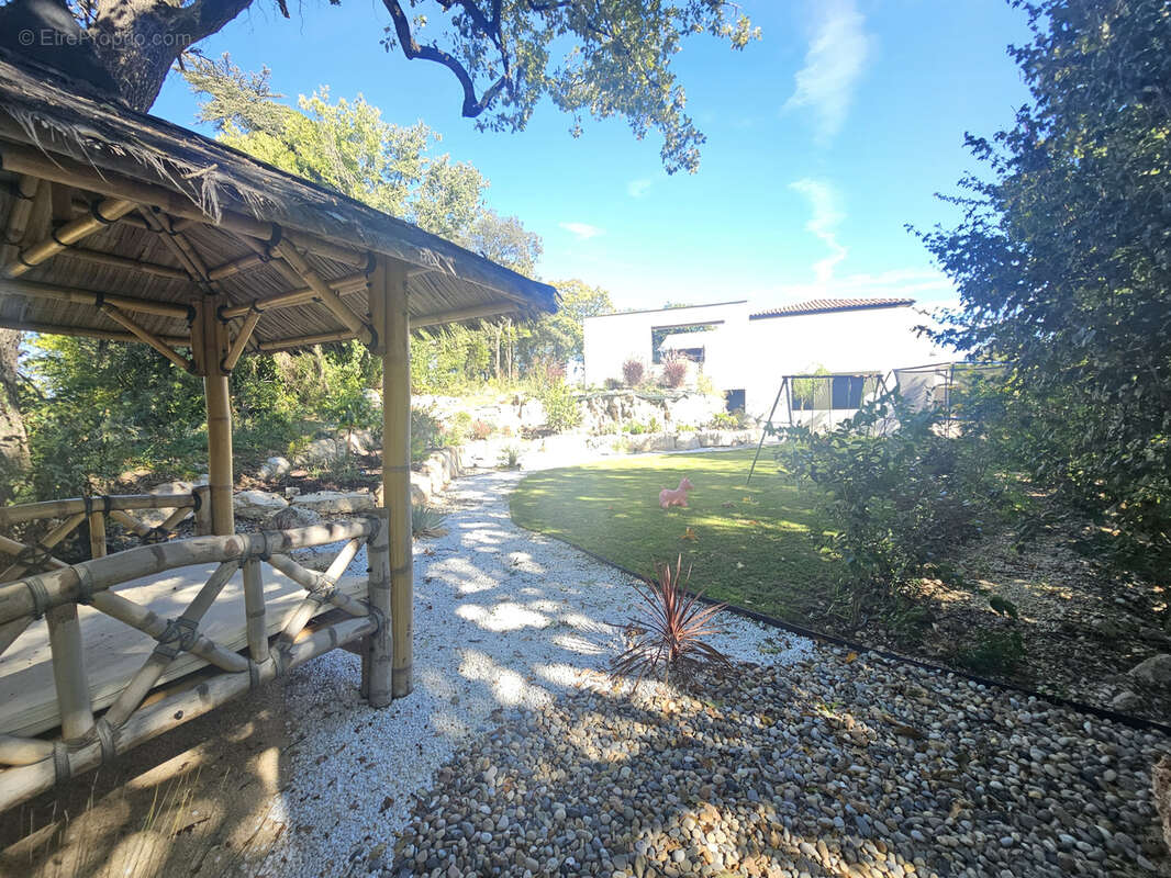 Maison à VILLEVIEILLE