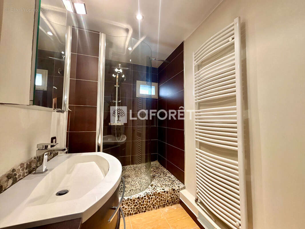 Commerce à MARSEILLE-1E