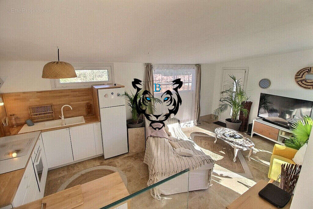 Maison à ROQUEBRUNE-SUR-ARGENS