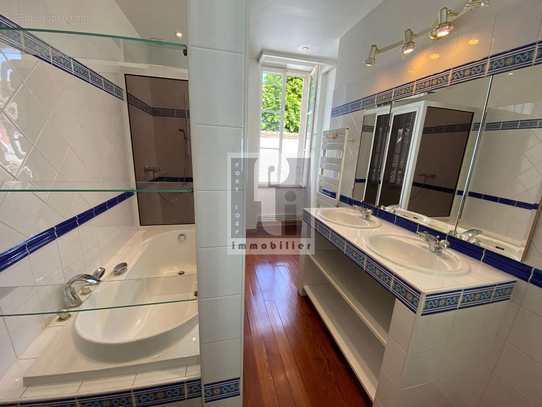 Maison à GREZ-SUR-LOING