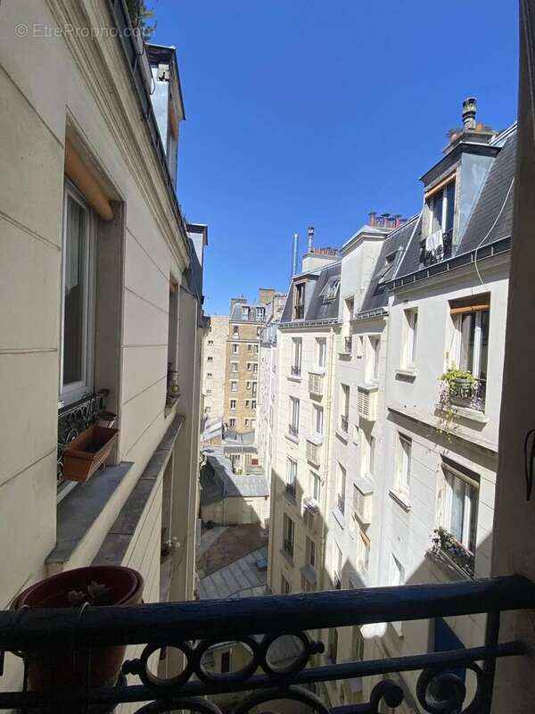 Appartement à PARIS-18E