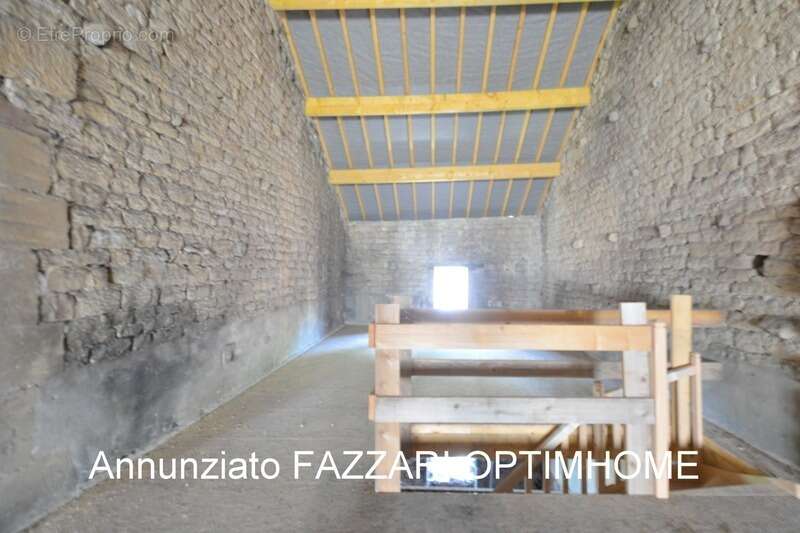  À VENDRE EN EXCLUSIVITÉ, proche Belgique et Luxembourg, un Immeuble de trois appartements situés à STENAY (55), 255 M² habitabl - photo 19