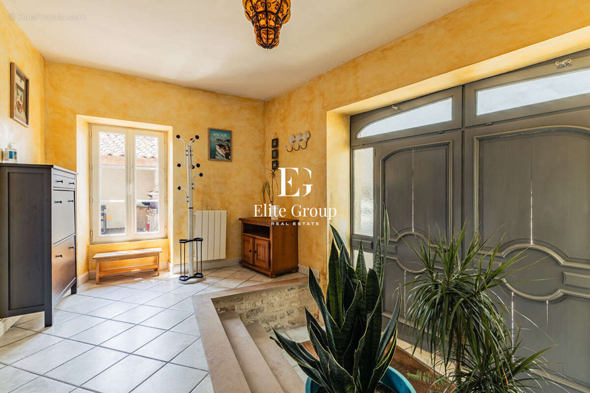 Élégante maison de caractère avec piscine, aux portes du littoral charentais - photo 4
