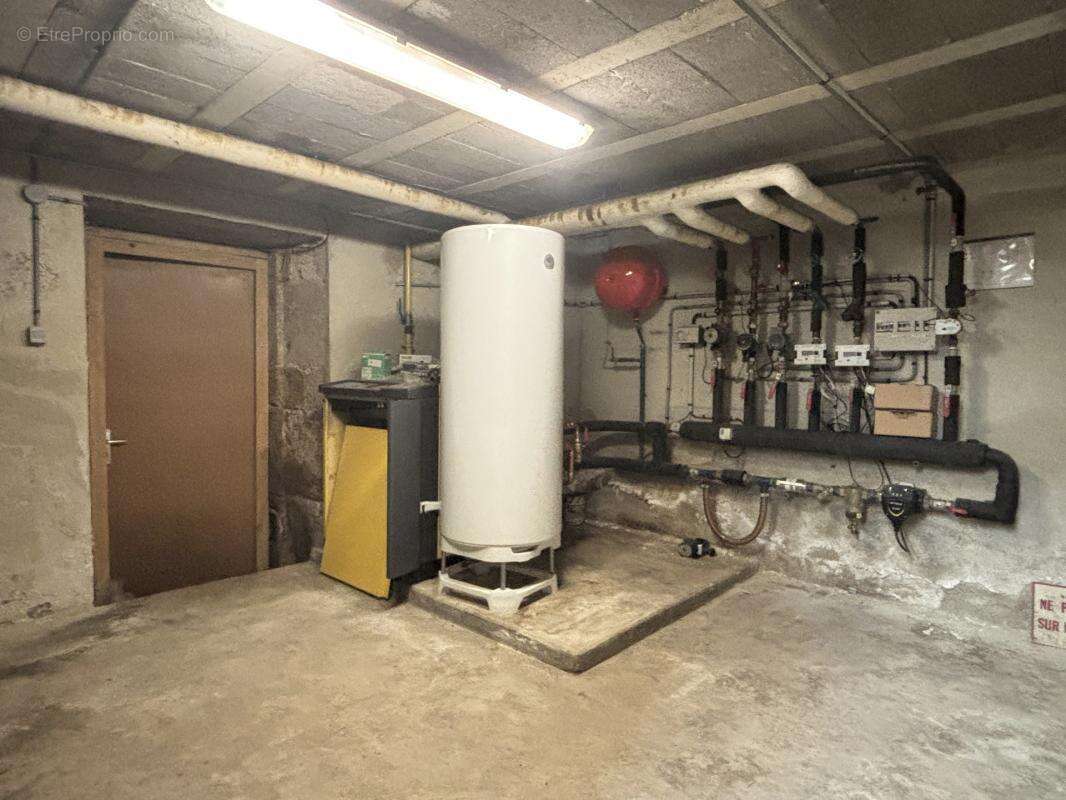 SEMUR EN AUXOIS centre-ville : appartement quatre piéces, 93m², avec une terrasse. Prix : 155 000€ - photo 12