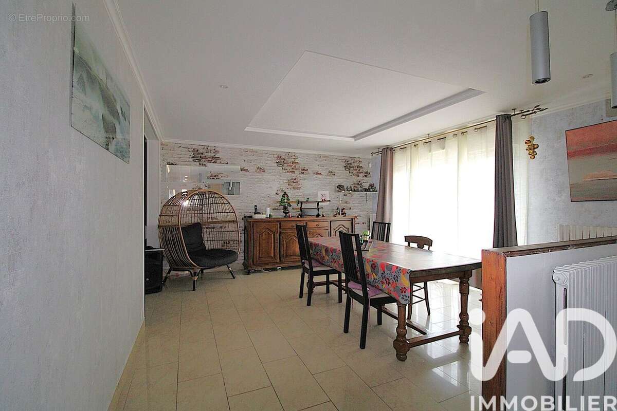 Maison 198 m² à Chelles  - photo 9