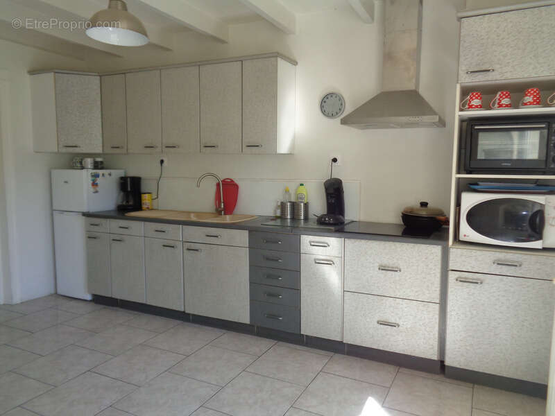 Maison charentaise en pierre rénovée – 163 m² habitables – Saint-Ciers-du-Taillon (17240) - photo 12